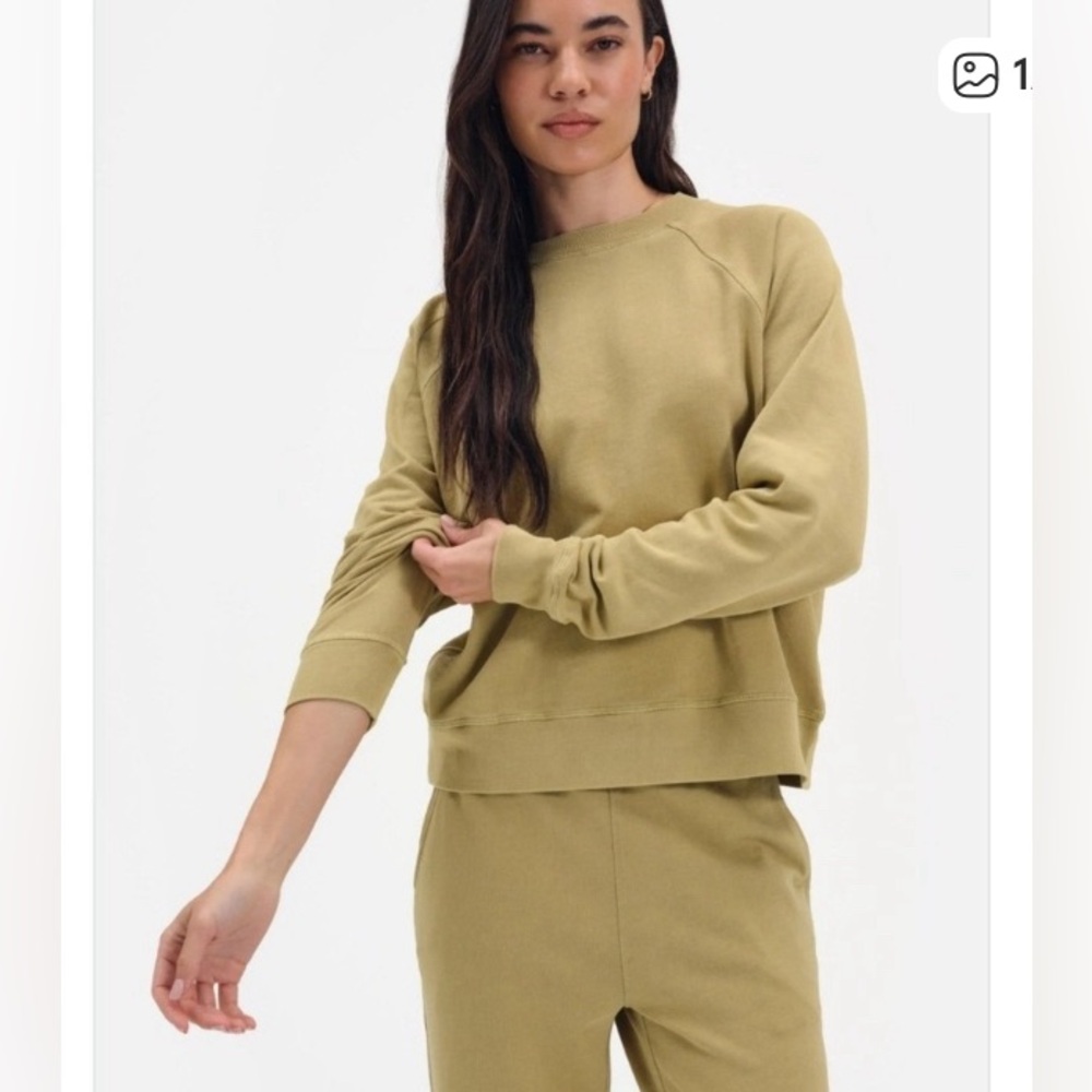 Mate 100% Organic Cotton Terry
Knit Raglan Sweatshirt Olive size S